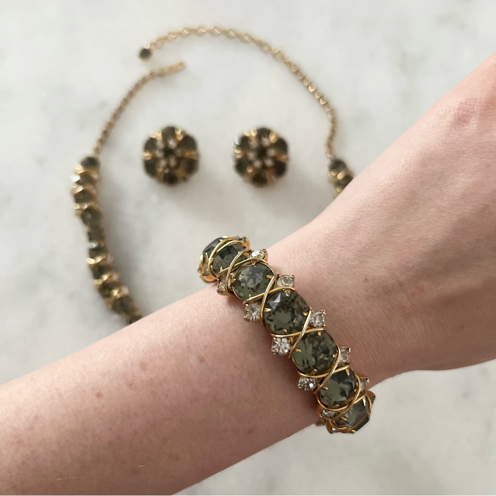 Hattie Carnegie Grey Rhinestone Parure Set 999$
